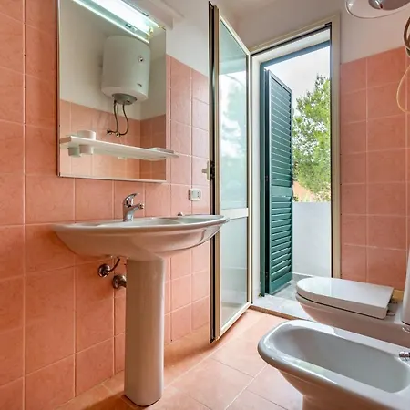 Apartment Ampia Casa Su Due Piani Con Doppi Servizi Calasetta