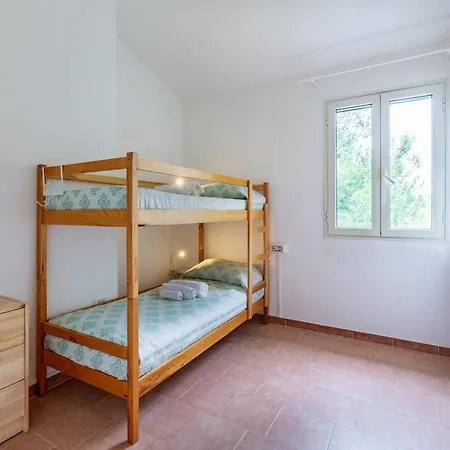 Ampia Casa Su Due Piani Con Doppi Servizi