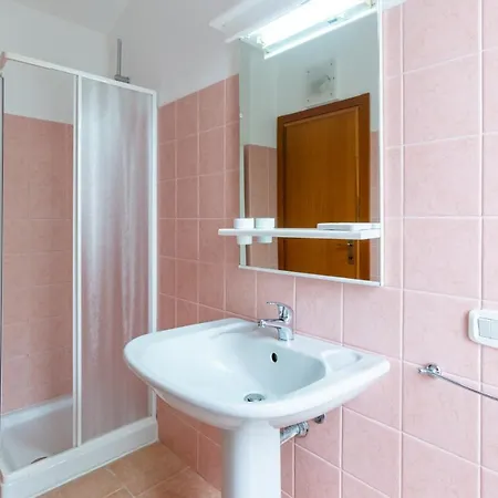 Ampia Casa Su Due Piani Con Doppi Servizi Apartamento *