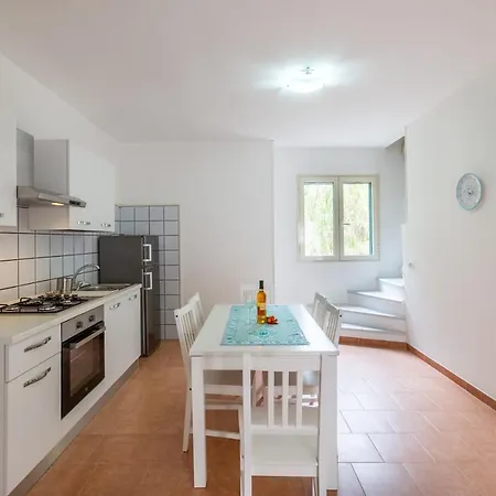 Ampia Casa Su Due Piani Con Doppi Servizi Apartamento